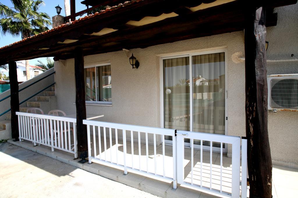 Hotel de apartamente Petsas 3*
